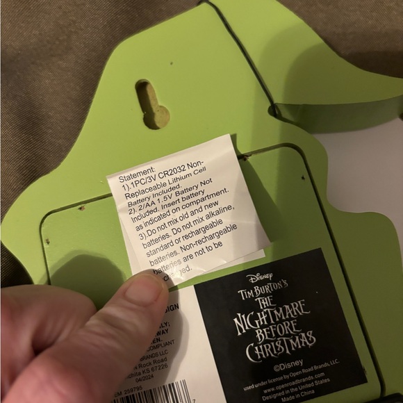 Lights Up Green Halloween Decoration - Picture 7 of 12